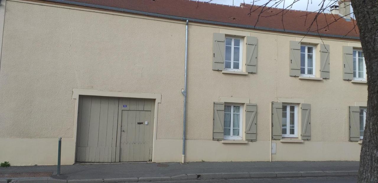 Maison cosy à Ury Esterno foto